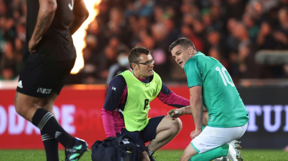 Sexton to lead Ireland against All Blacks despite concussion scare