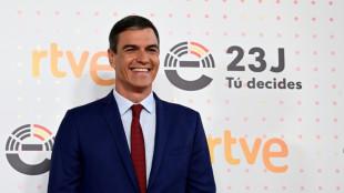 Pedro Sánchez confía en una "remontada" para vencer a la derecha el domingo en España