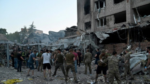 Al menos ocho muertos en bombardeo ruso contra restaurante en Ucrania