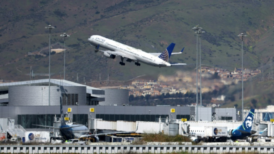 United Airlines bullish on Q2 as it reports another loss