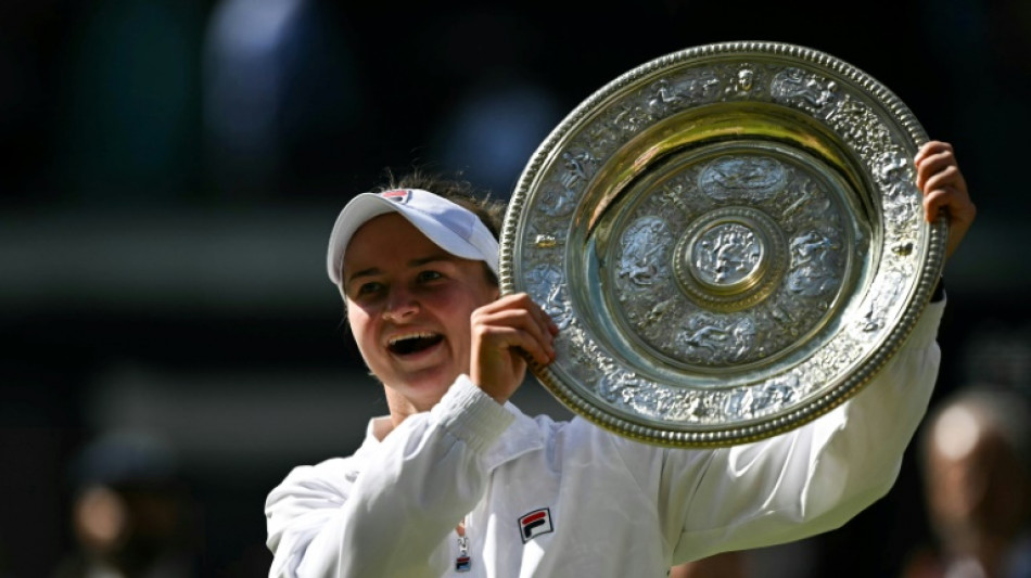 Wimbledon: Krejcikova soulève un inattendu deuxième trophée du Grand Chelem