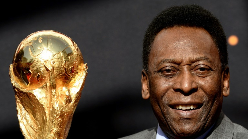 Pele's family gather at his hospital bedside on Christmas Eve