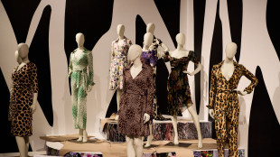 Diane von Furstenberg in mostra per i 50 anni del wrap dress