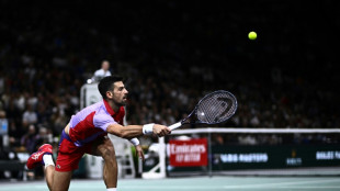 Masters 1000 de Paris: malade, Djokovic file en quarts en renversant Griekspoor