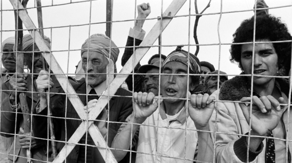 Le Parlement va consacrer dans la loi le "pardon" demandé par la France aux harkis