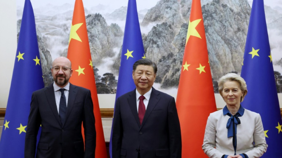 La UE insta a China a abordar sus "diferencias" en una cumbre en Pekín