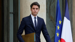 Macron nombra al primer ministro más joven de Francia para relanzar su mandato