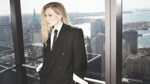 Michelle Pfeiffer in posa nella campagna di Saint Laurent