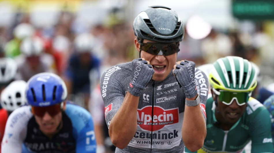 Philipsen bosses sprint on Tour de France 'mental rest day'