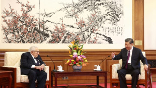 Xi Jinping se reúne con el ex secretario de Estado de EEUU Henry Kissinger