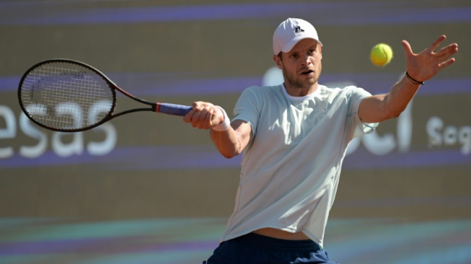 Los argentinos Cerúndolo y Etcheverry avanzan a cuartos en el ATP de Santiago