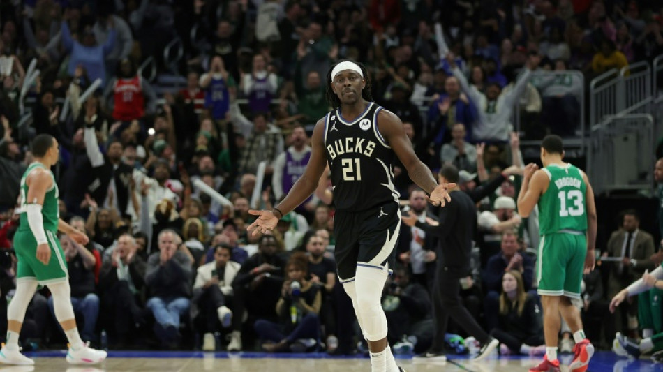 NBA: Holiday sauve les Bucks face à des Celtics décimés dans le choc de l'Est