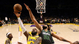 NBA: les Lakers de LeBron James sont en play-offs, mais ont souffert