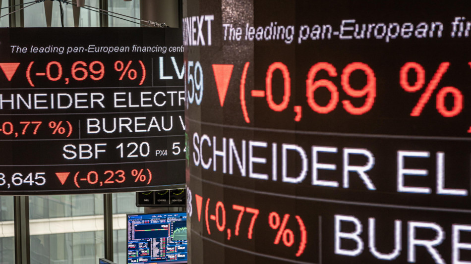 Borsa: l'Europa chiude in flessione, Parigi -0,61%