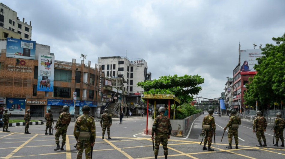 Violences au Bangladesh: l'armée investit les rues, la Première ministre annule son voyage à l'étranger