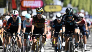 Wiebes outsprints Vos to win first stage of women's Tour de France