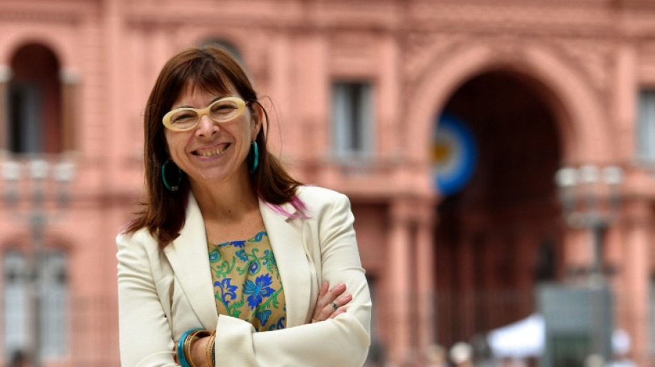 Asume nueva ministra de Economía en una Argentina llena de incertidumbres