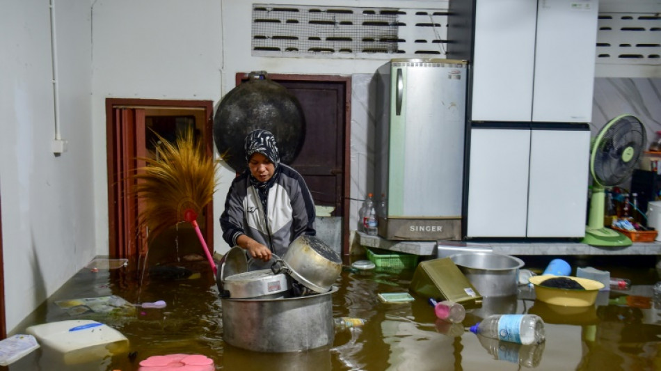 Nueve muertos y miles de desplazados por inundaciones en Tailandia