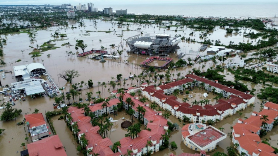 Víctimas por huracán John en México suman al menos 20, según la prensa local