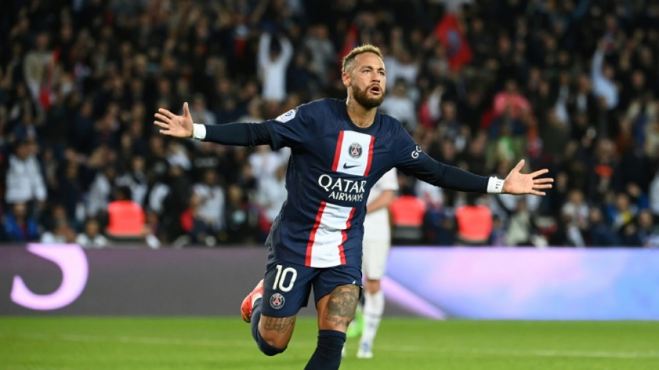 Ligue 1: Paris remporte le classique contre l'OM qui tombe du podium