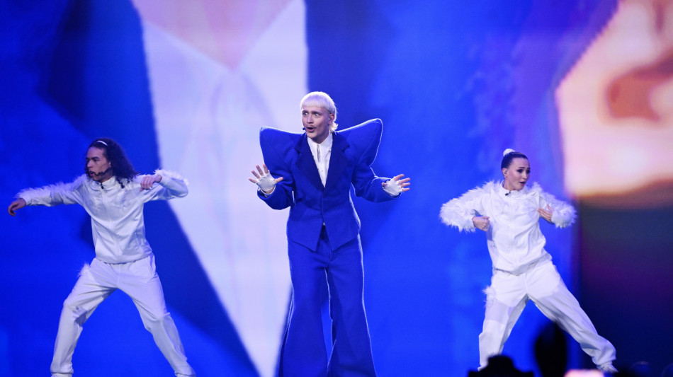 Eurovision, l'olandese Klein è squalificato dalla finale