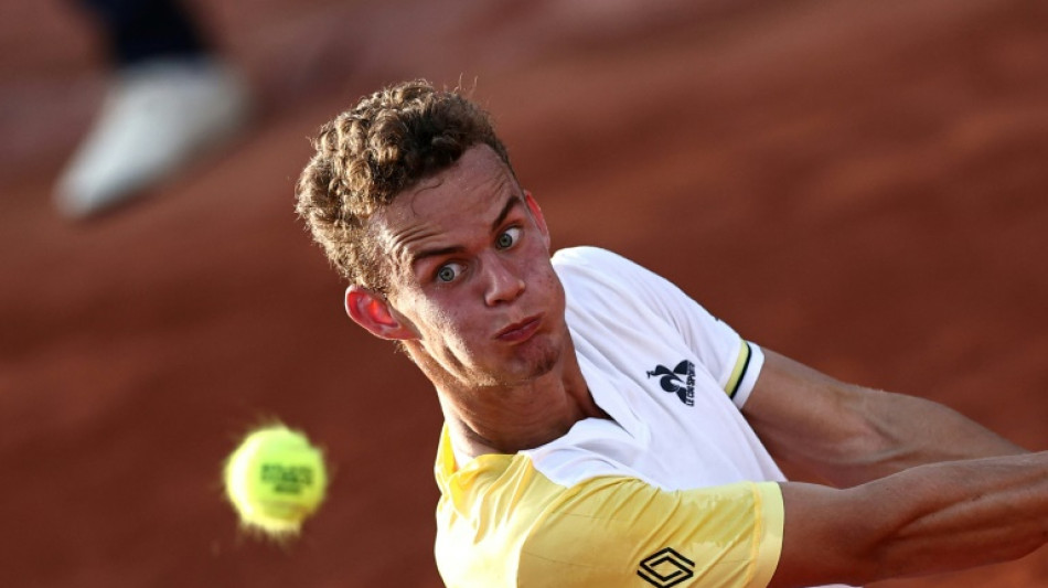 Roland-Garros: Van Assche et Fils, destins opposés pour la relève française